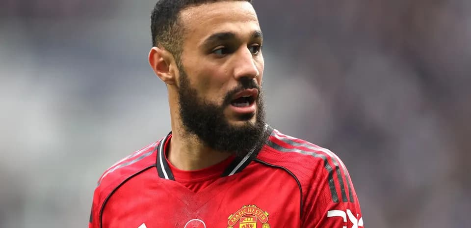 Player in Manchester United jersey during match