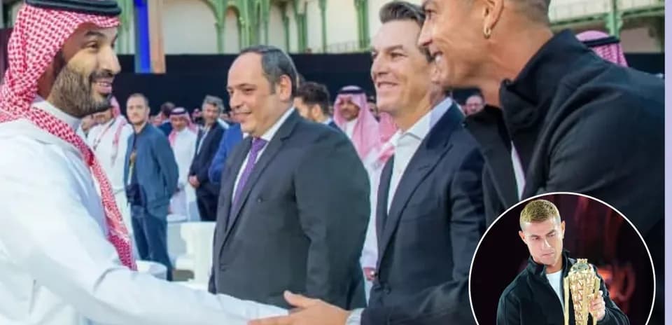 Meeting with prominent figures at event