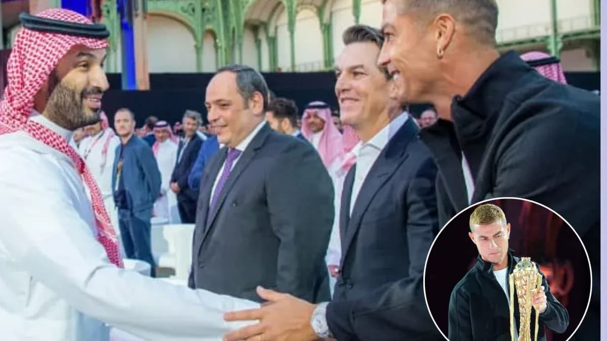 Meeting with prominent figures at event