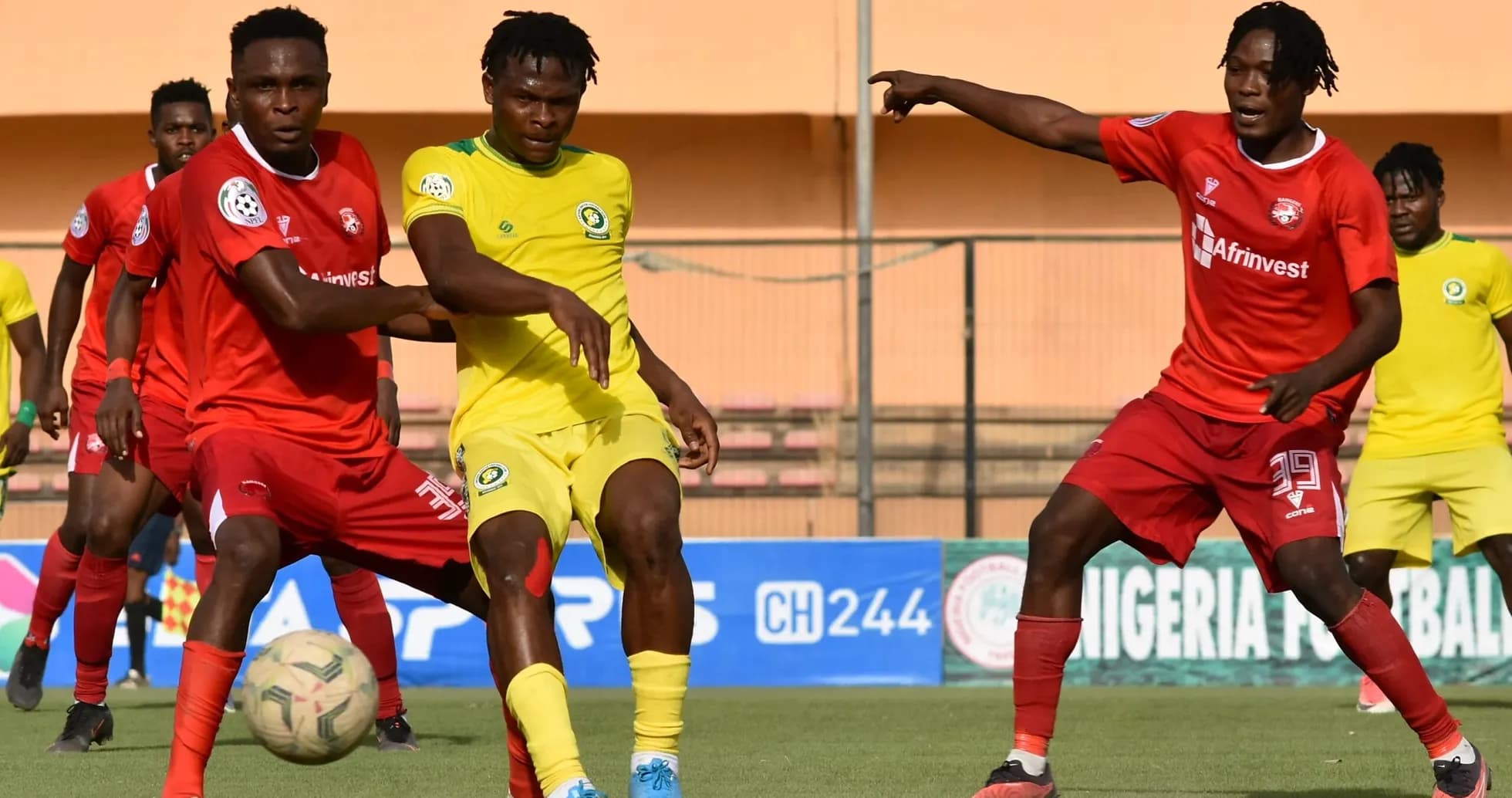 Players competing during Enugu Rangers vs Katsina United