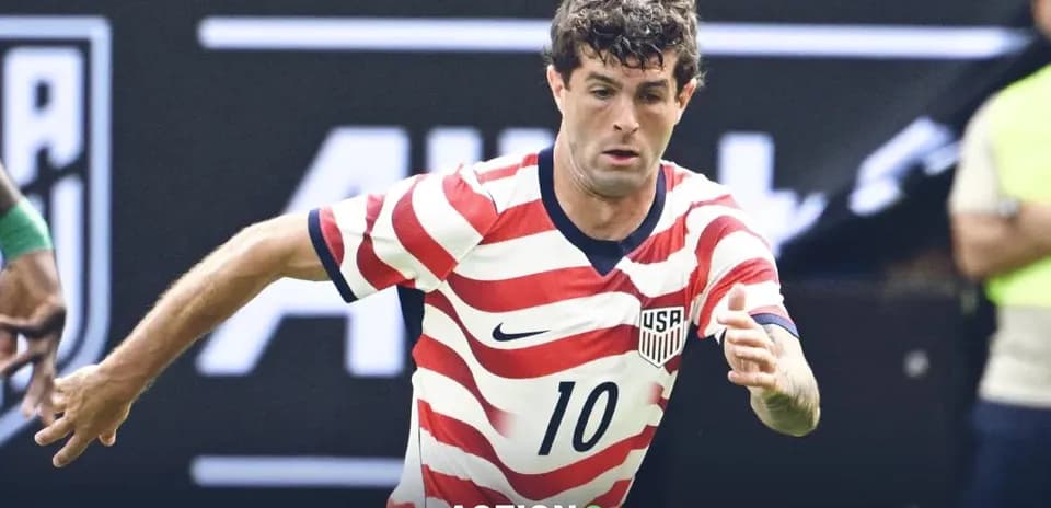Christian Pulisic dribbling during USA match