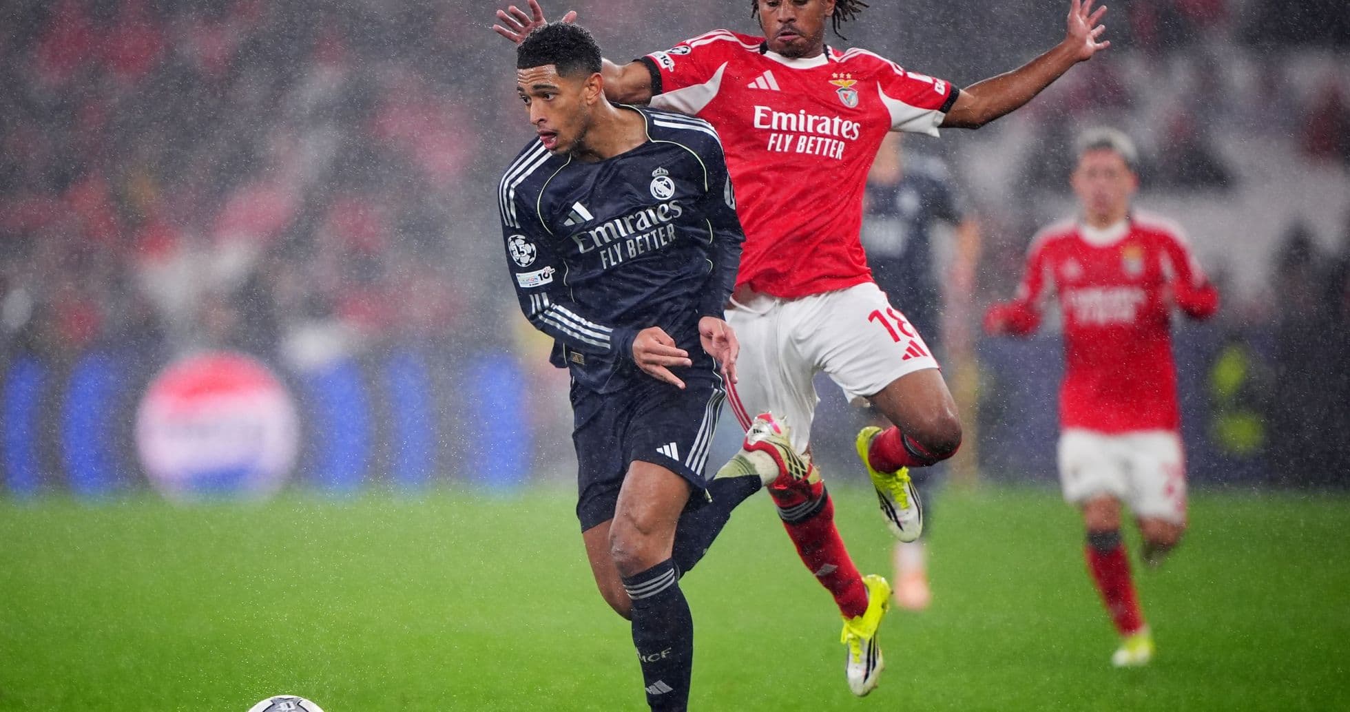 Real Madrid Edges Benfica 2–1 in Champions League Thriller