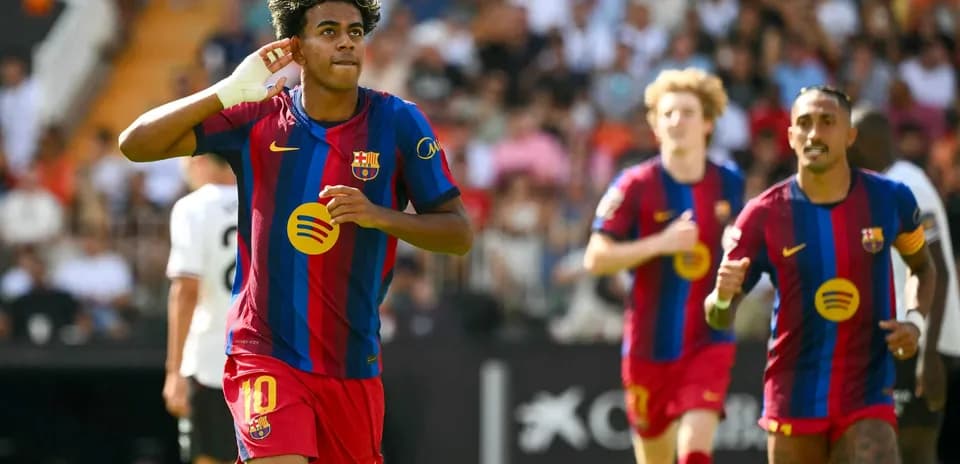 Barcelona player celebrating goal against Valencia