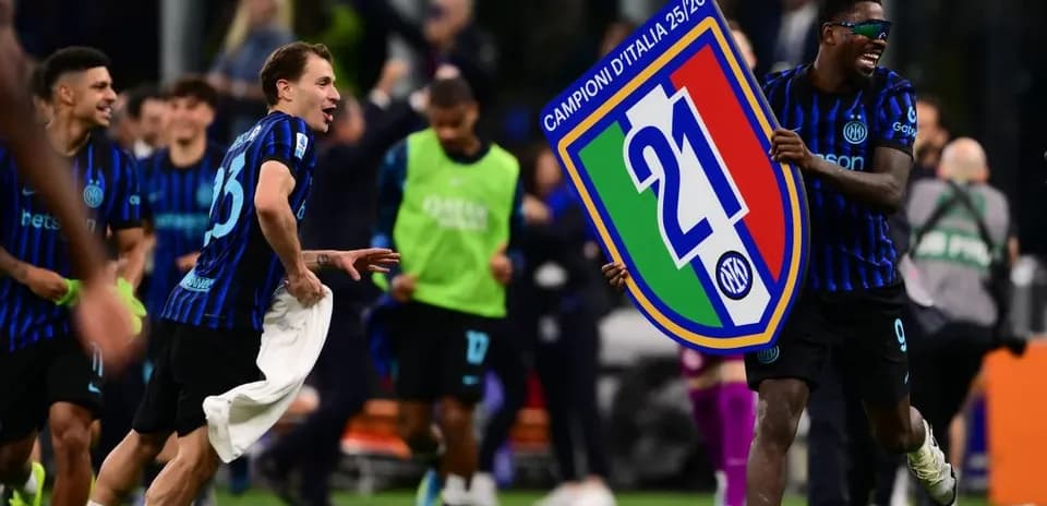 Inter players celebrating Serie A title victory