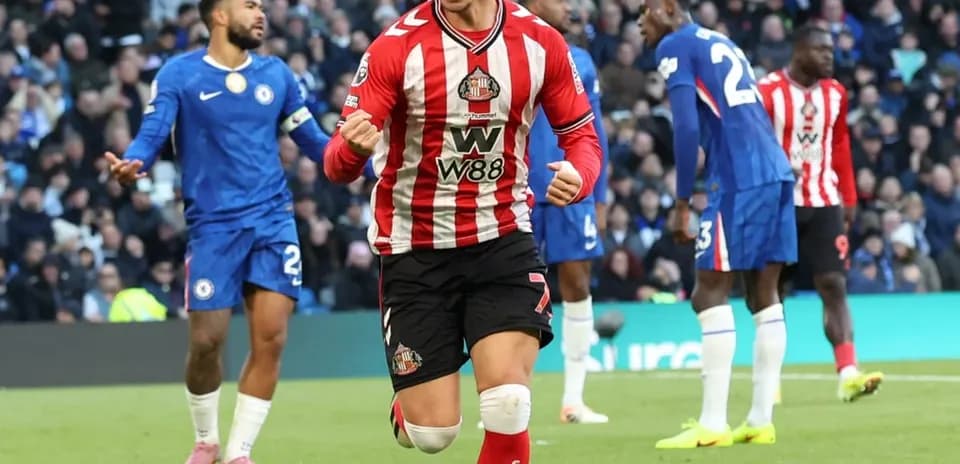 Sunderland player celebrating during match against Chelsea