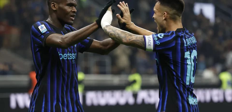 Players celebrating goal during Lazio vs Inter match