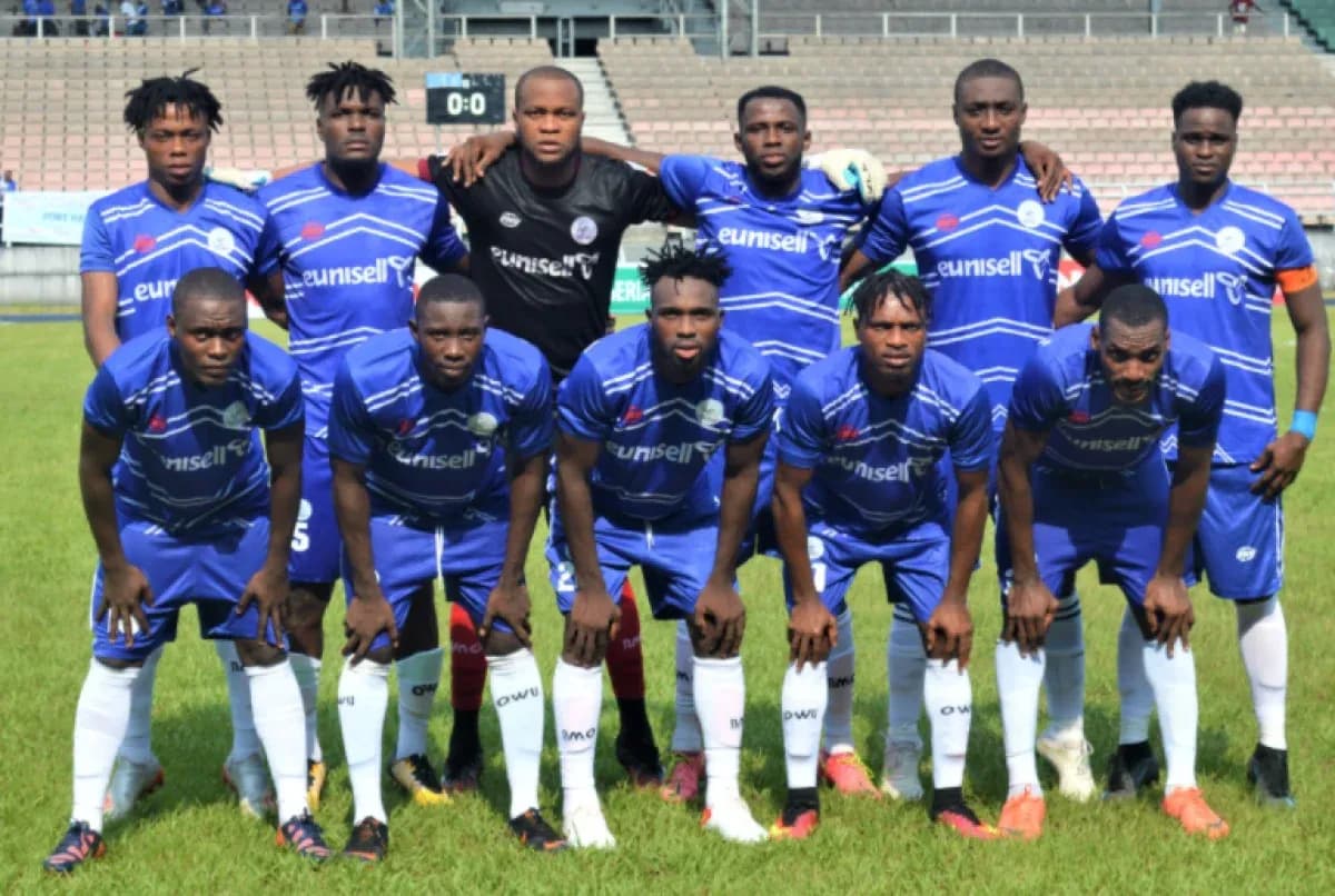 Rivers United team lineup before the match