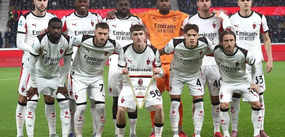 AC Milan team photo before match