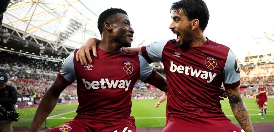 West Ham players celebrating a goal