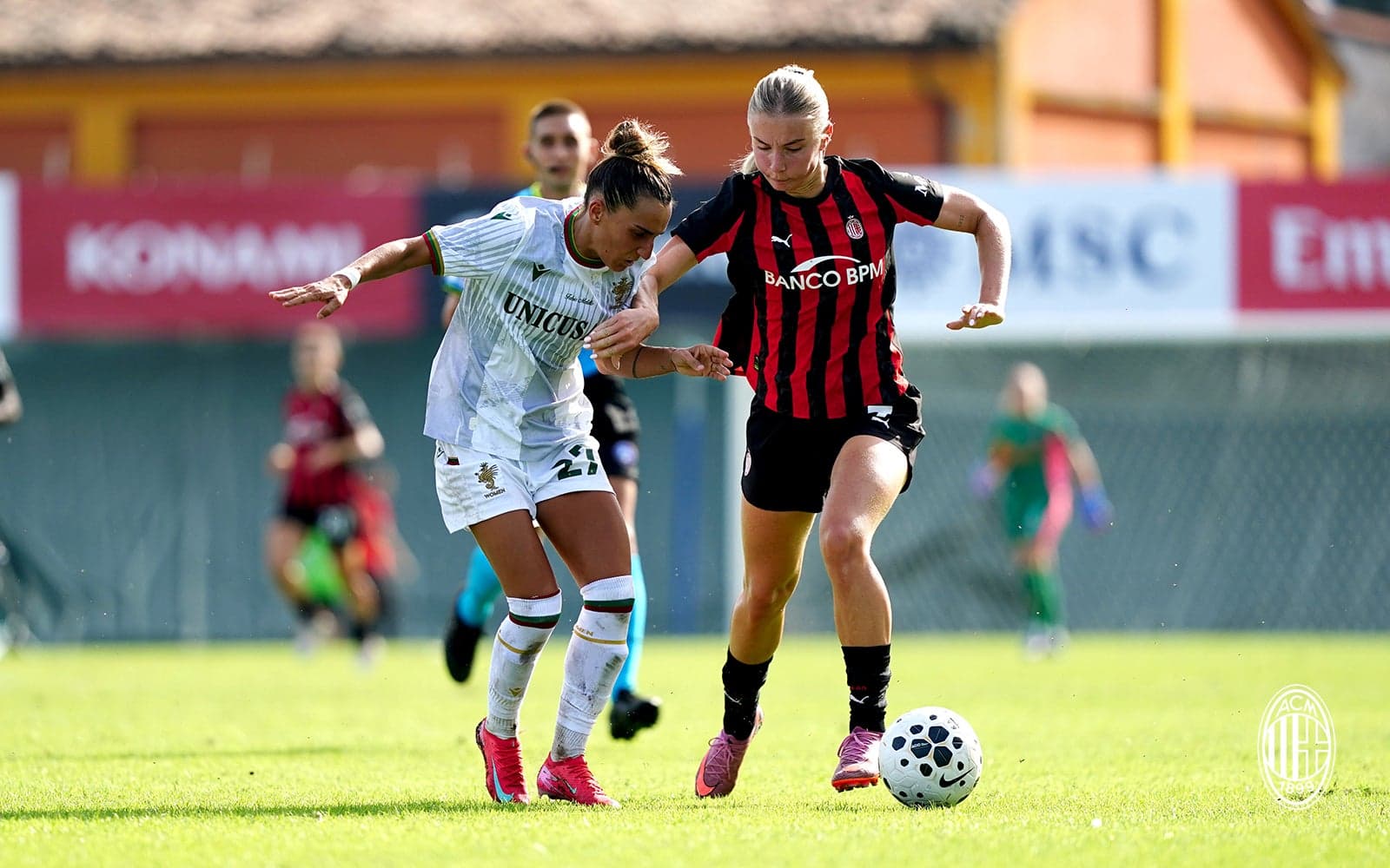 Ternana W player competing against AC Milan W player