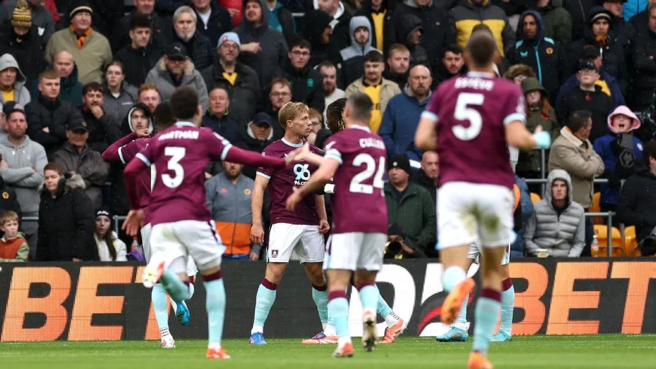Burnley players celebrating a goal against Wolves