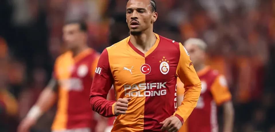Player in Galatasaray jersey during match