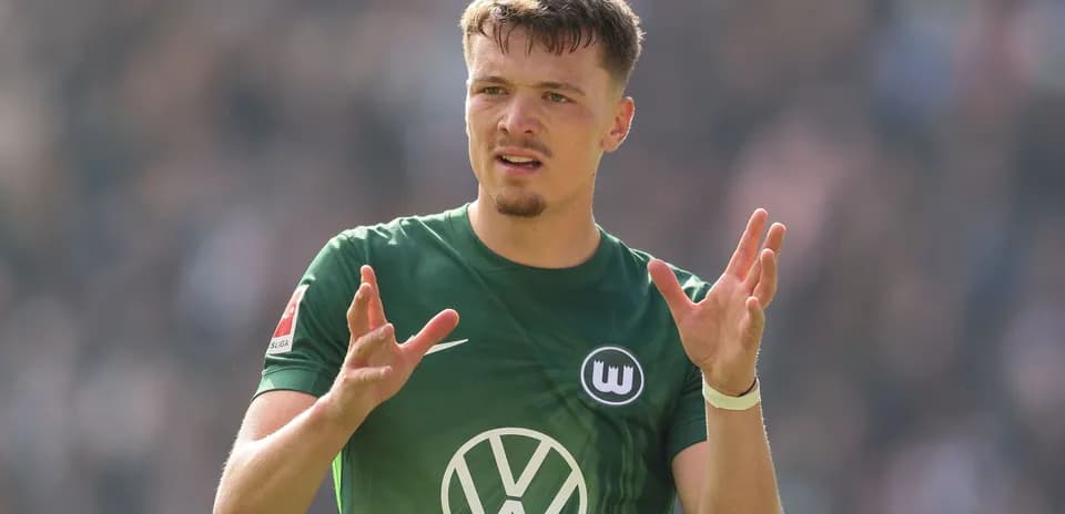 Player gesturing during a Bundesliga match