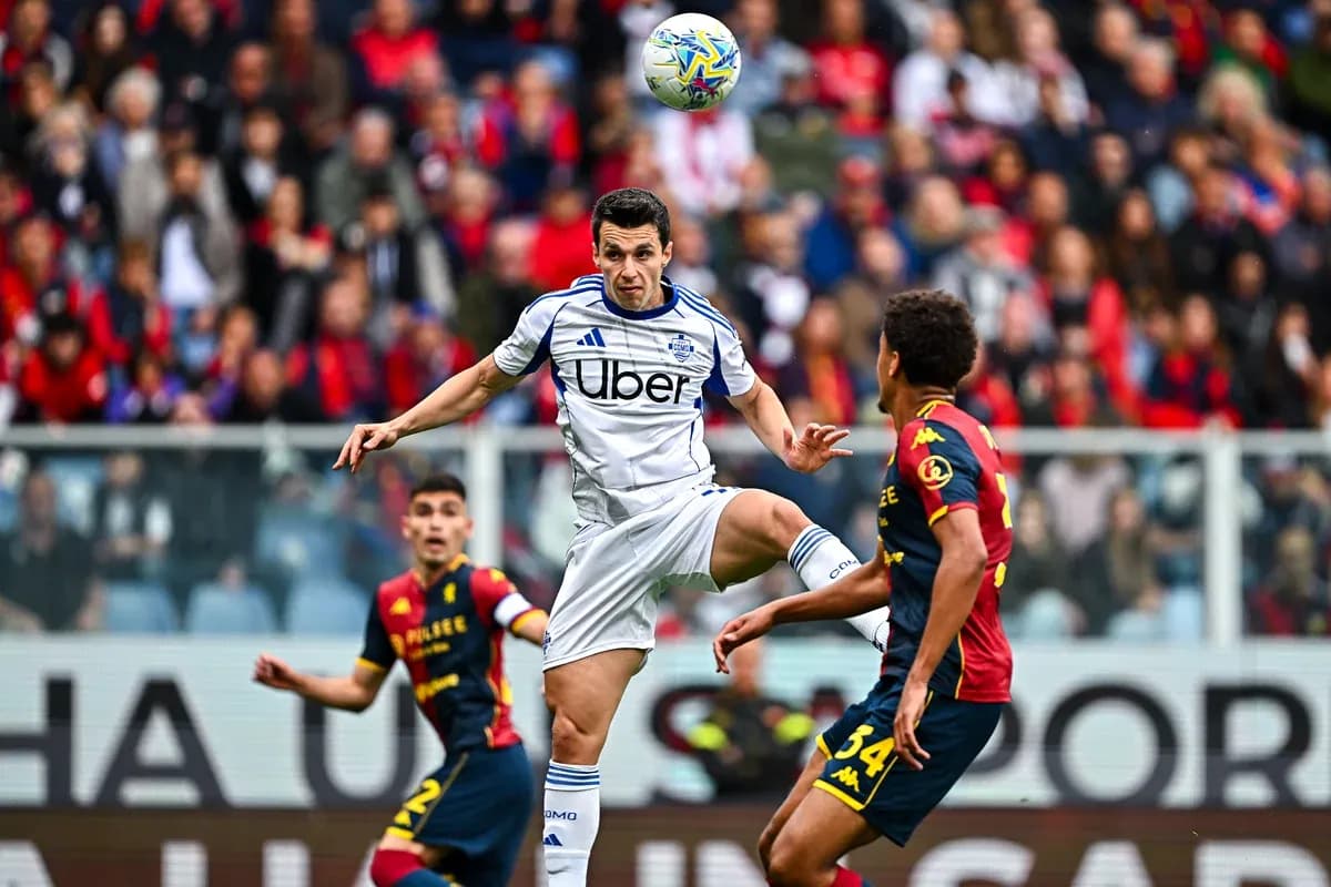 Player from Como controlling the ball during match