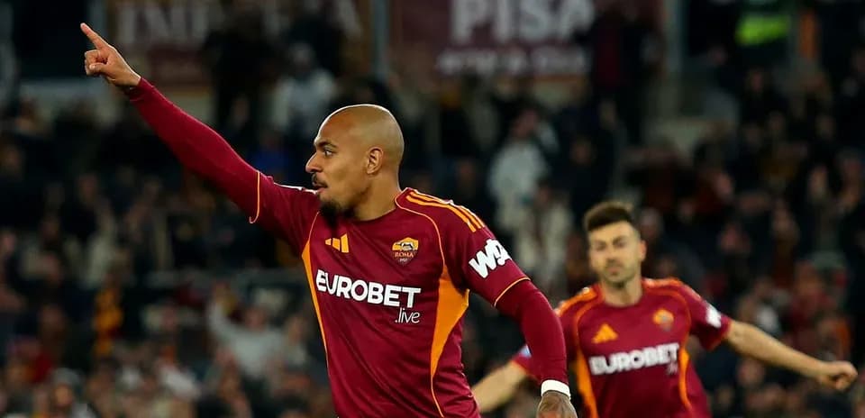 AS Roma player celebrating a goal