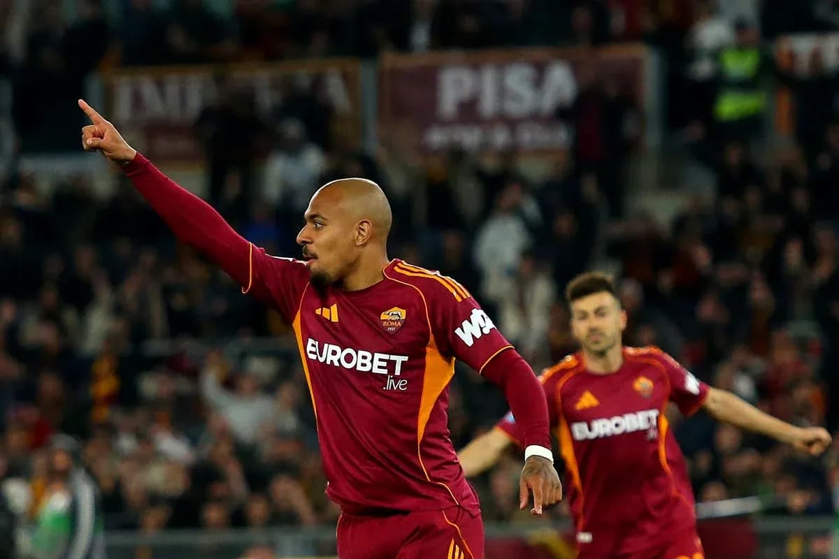 AS Roma player celebrating a goal