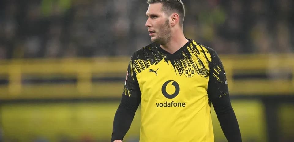 Player wearing Borussia Dortmund kit during match