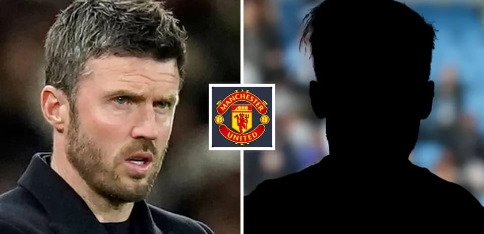 Coach and silhouette of player with Manchester United logo