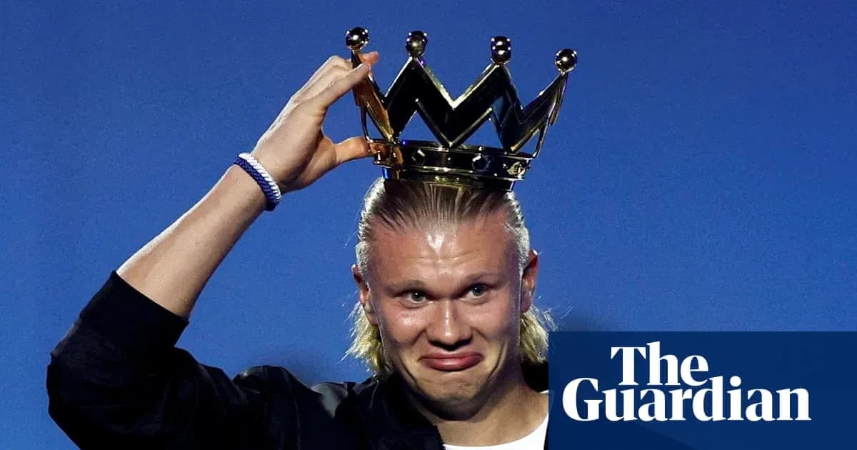 Player wearing a crown during award ceremony