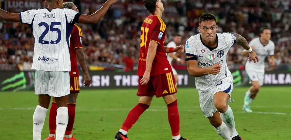 Lautaro Martínez celebrating goal against AS Roma