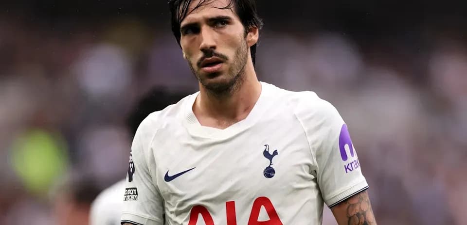 Tottenham player in white kit during match