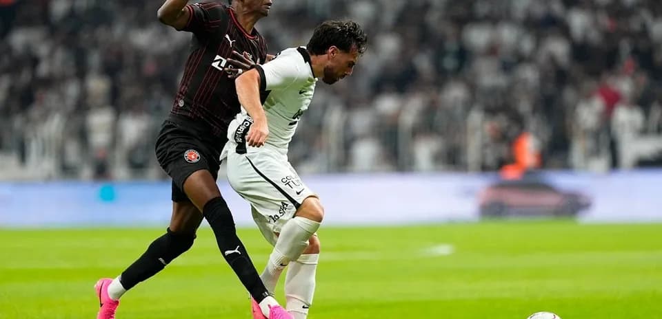 Player contesting for the ball in match