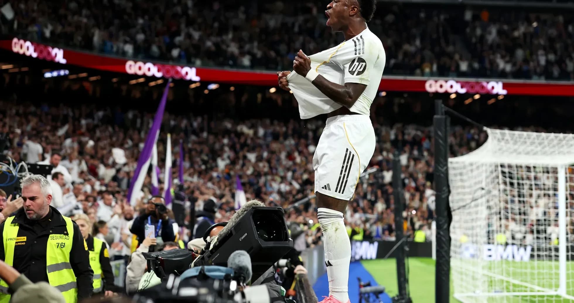 Vinícius Júnior celebrating goal during match