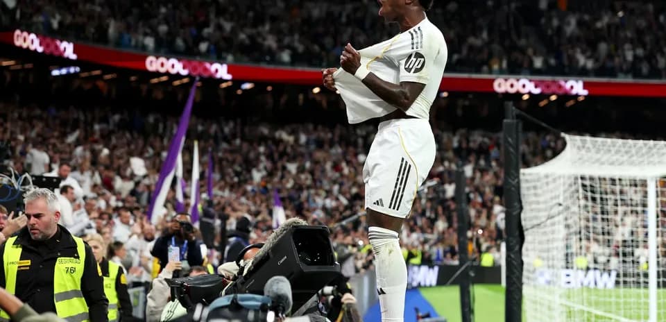 Vinícius Júnior celebrating goal during match