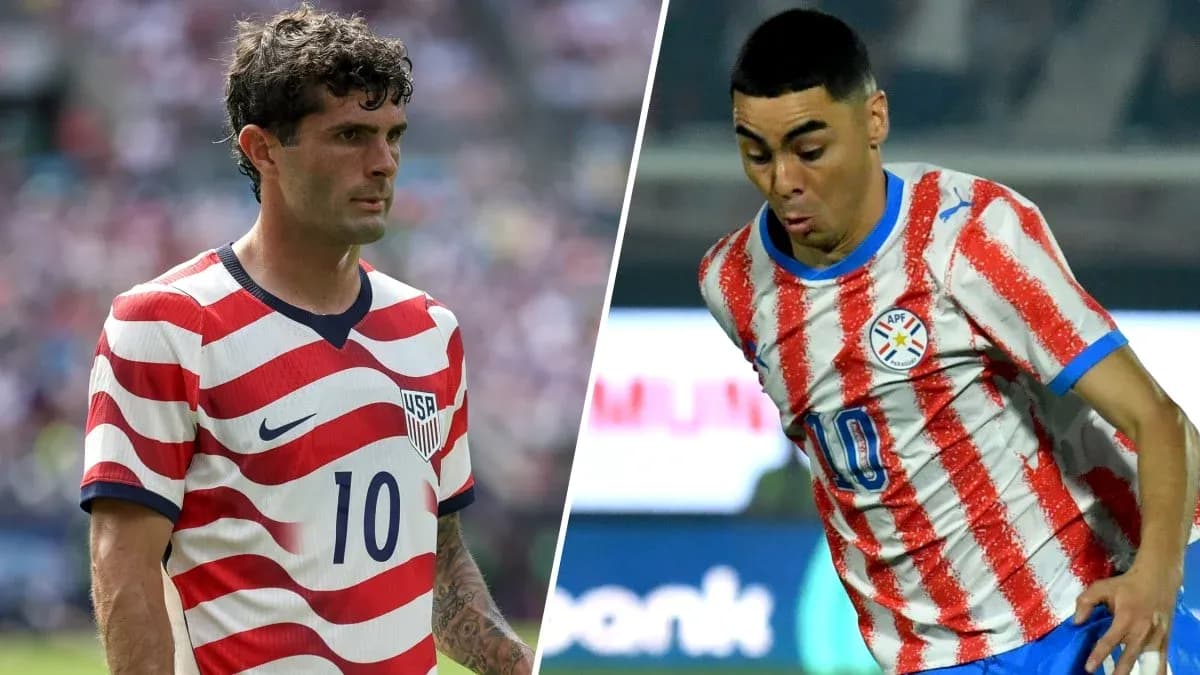 USA and Paraguay players during World Cup match