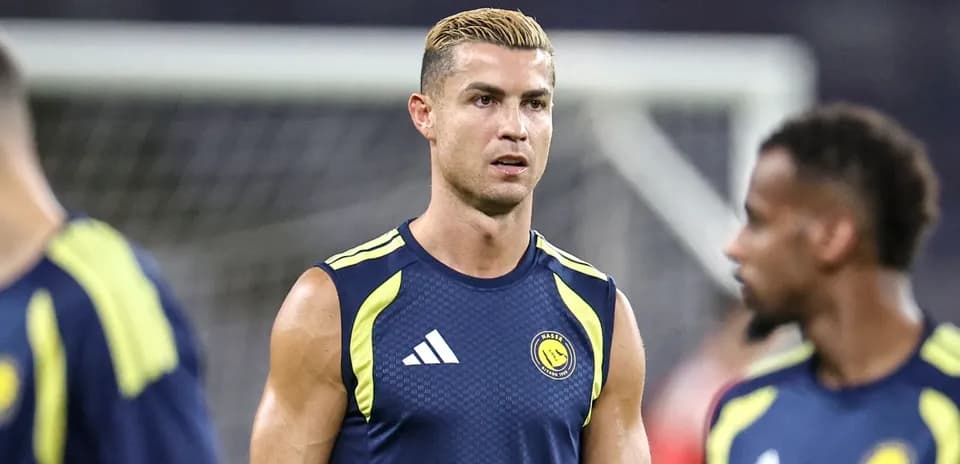 Cristiano Ronaldo training with teammates before match