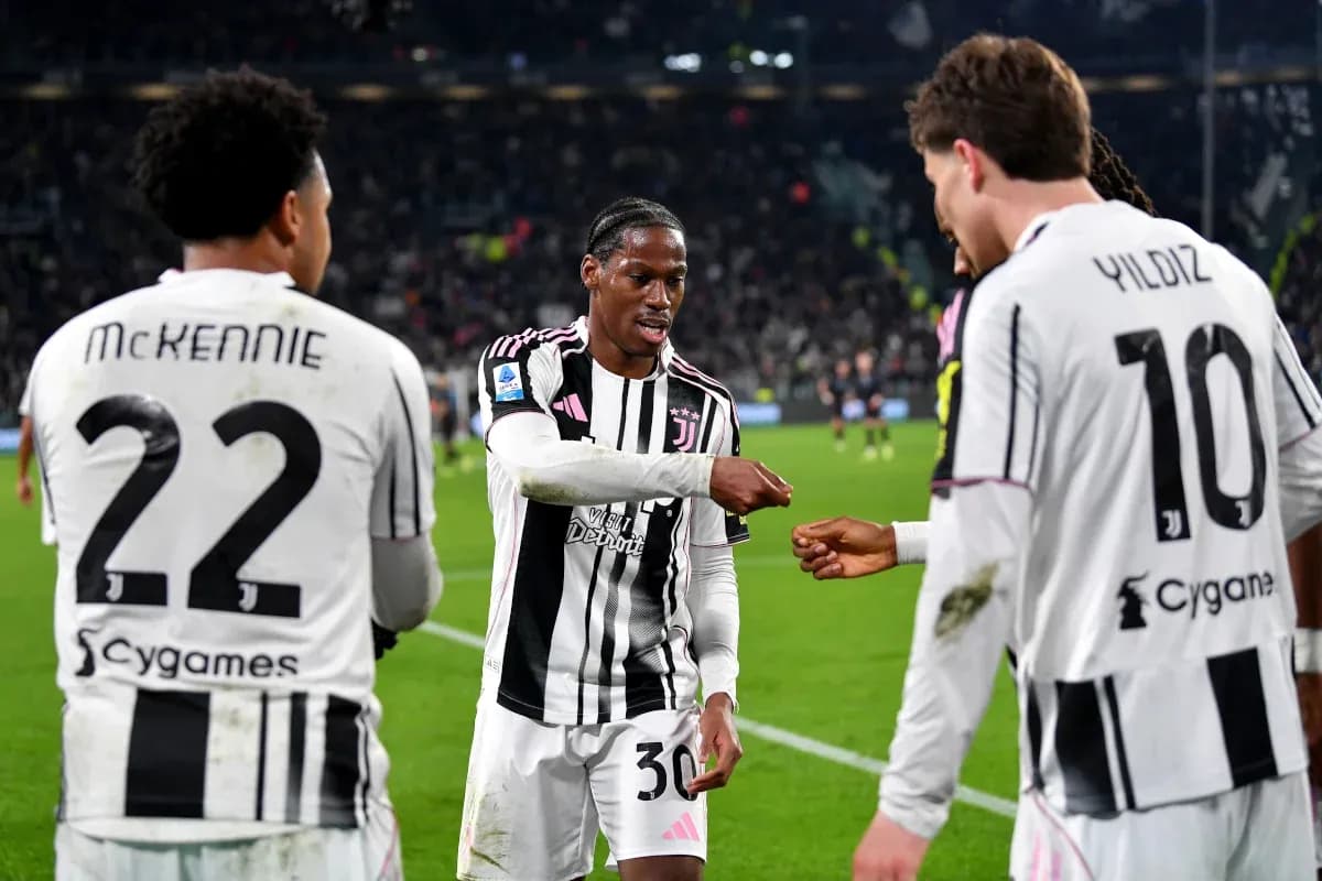 Juventus players celebrating during Serie A match