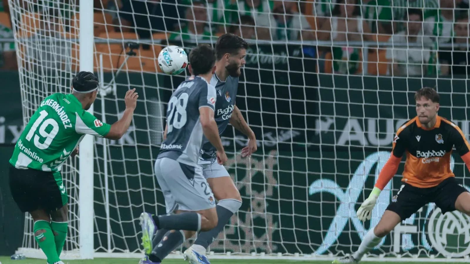 G. Hernández scoring during Real Sociedad match