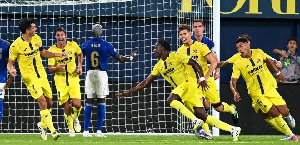 Villarreal players celebrating a goal during match