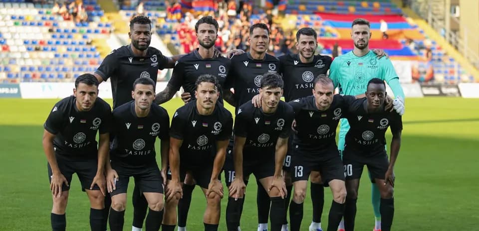 Ararat-Armenia team posing before match