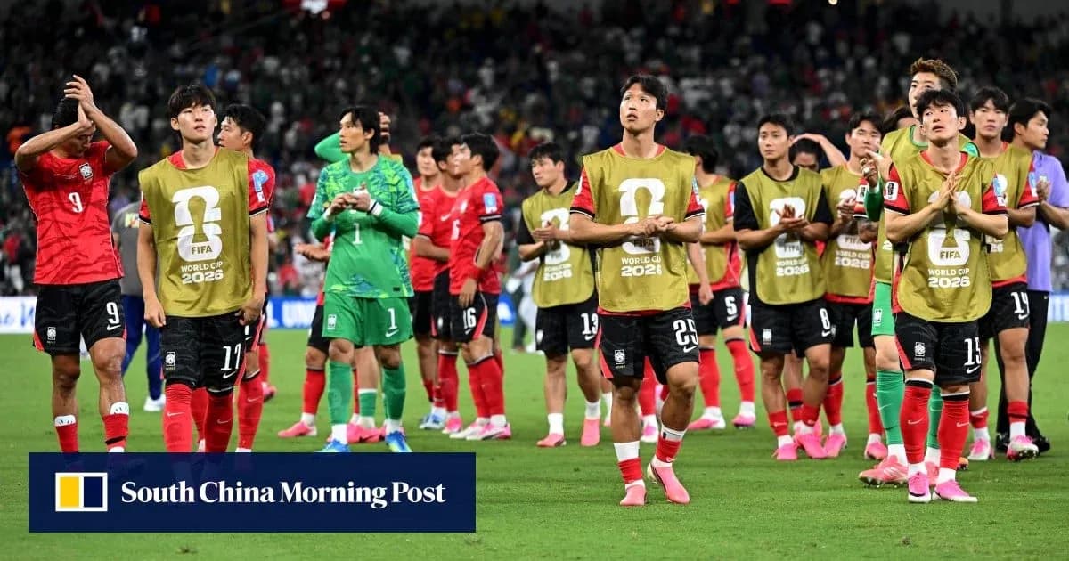 South Korea players thanking fans after match