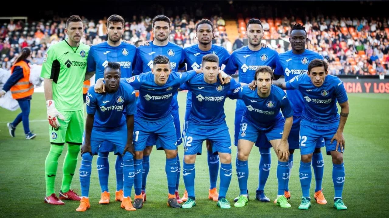 Getafe FC team photo before La Liga match