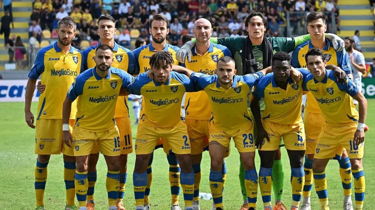 Frosinone team lineup before Serie A match
