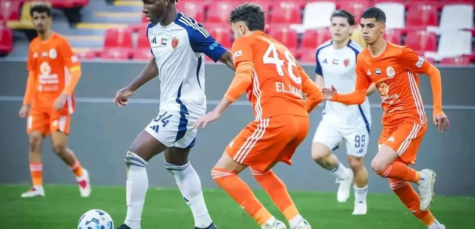 Players in action during Al Bataeh U23 match