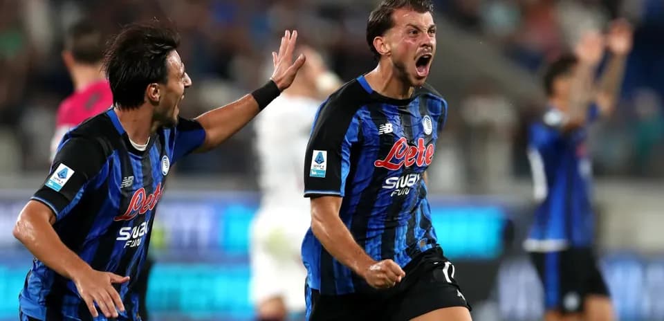 Atalanta players celebrating a goal during match