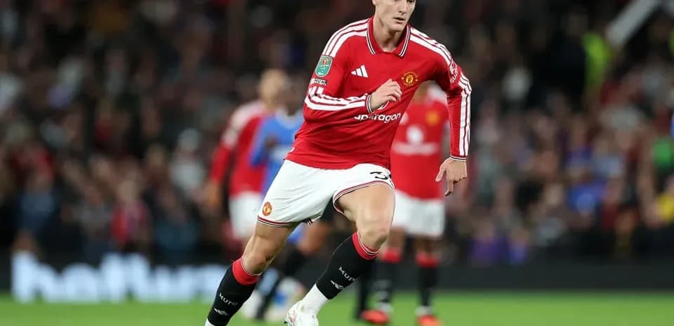 Player sprinting on the pitch during match
