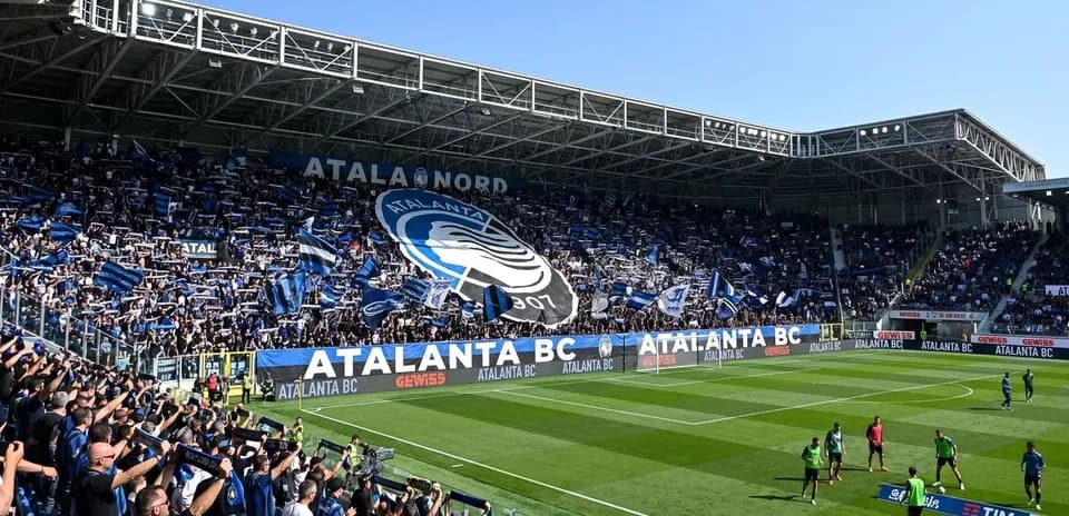 Atalanta fans cheering in the stadium
