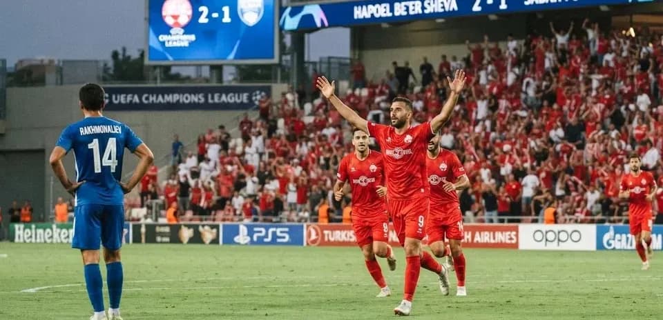 Hapoel Beer Sheva players celebrating a goal