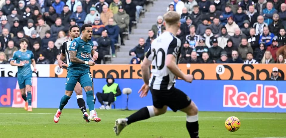 Newcastle and Bournemouth players during Premier League match