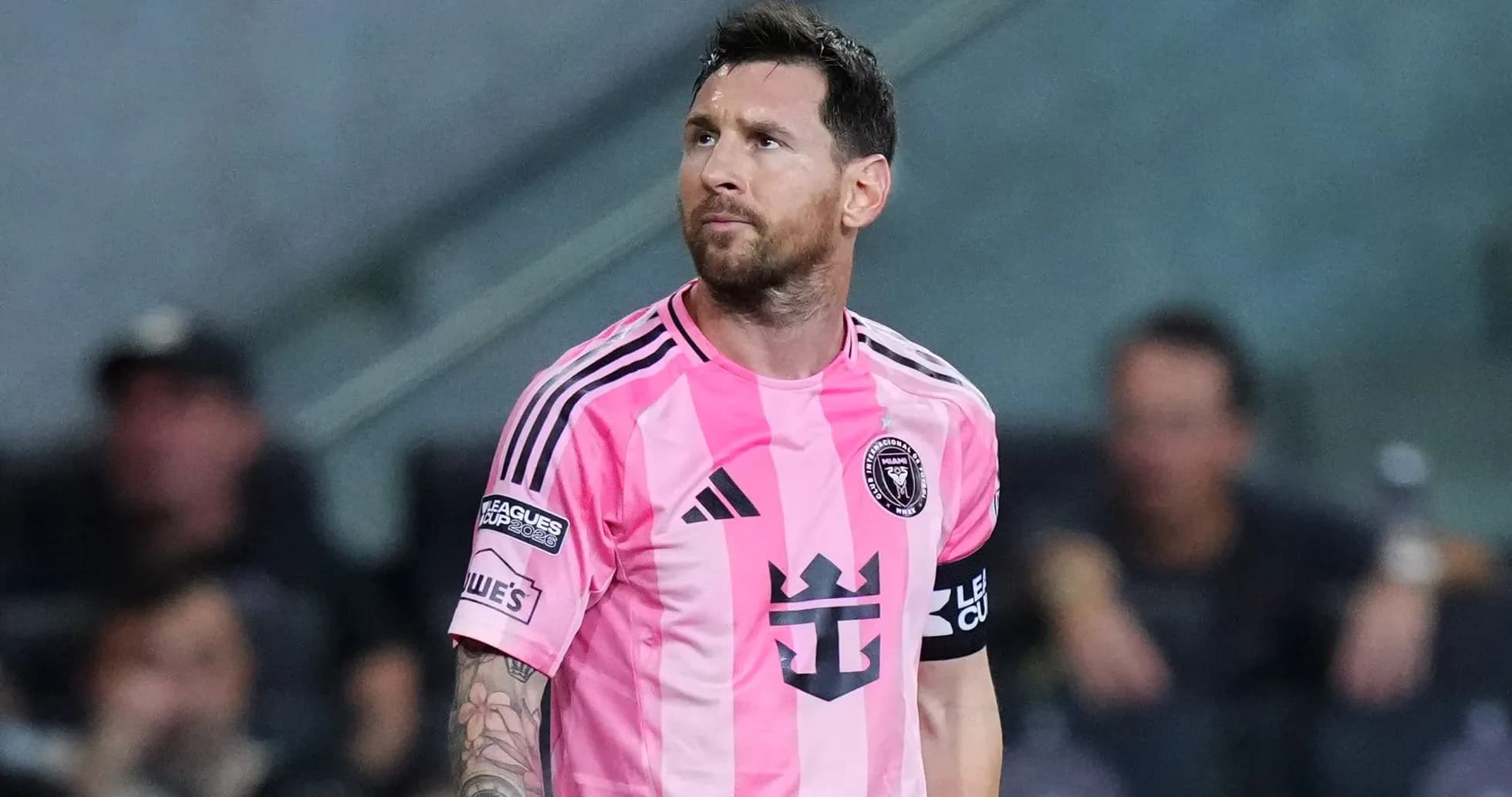 Lionel Messi in pink Inter Miami jersey during match