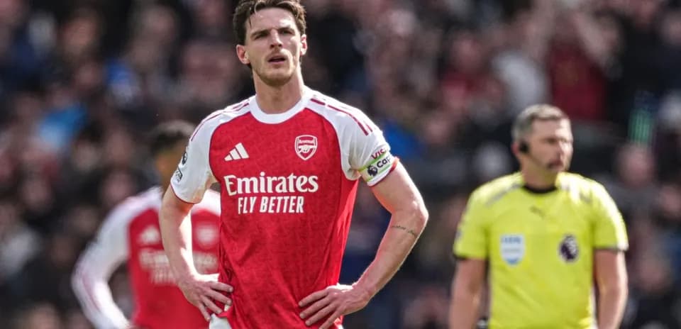 Arsenal player looking concerned during match