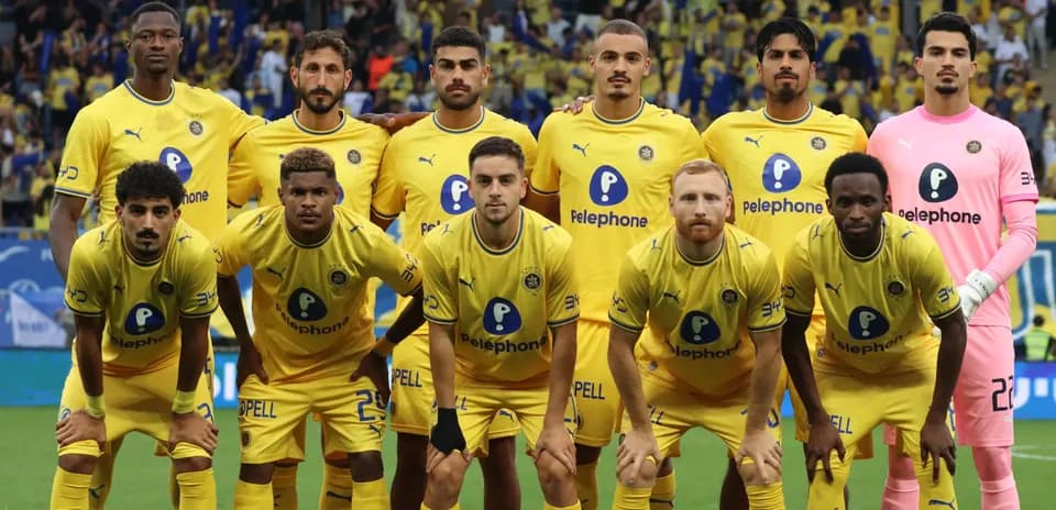 Maccabi Tel Aviv team lineup before the match