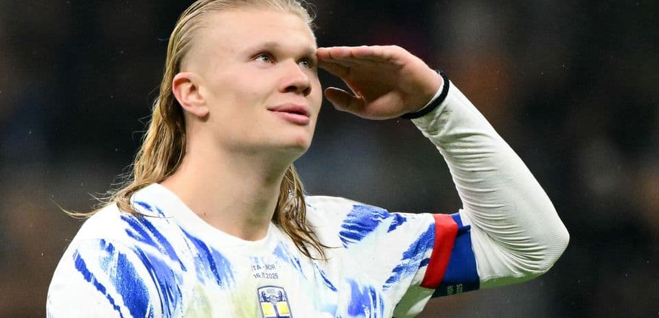 Ex-Man City Defender Colin Hendry Struggles to Find a Way to Stop Erling Haaland