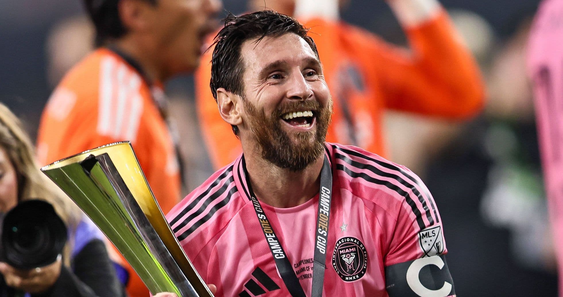 Outgoing Eldense President Carolina Holguin Appeals to Lionel Messi After Club Takeover