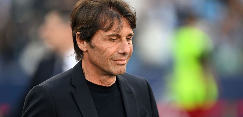 Manchester United Eye Antonio Conte as Potential Successor to Michael Carrick Amid Poor Start