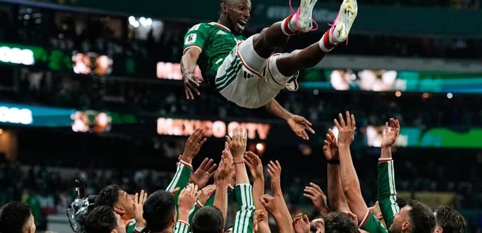 Mexico Breaks World Cup Knockout Drought with 2-0 Win Over Ecuador